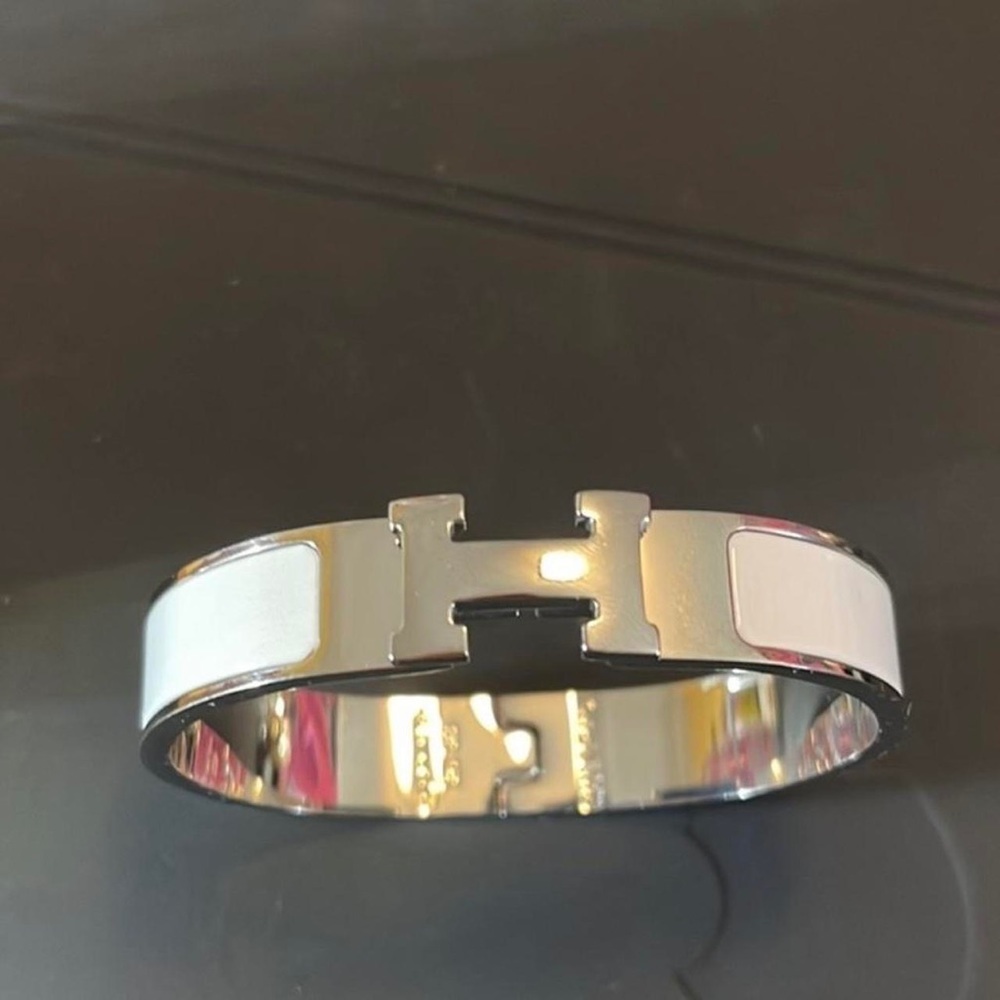 H bracelet